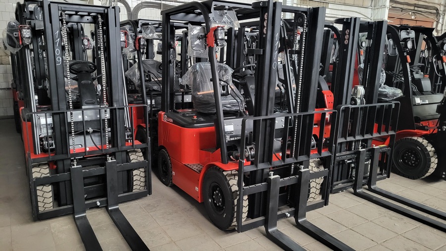 Тест-драйв складской техники на нашем складе в Северске